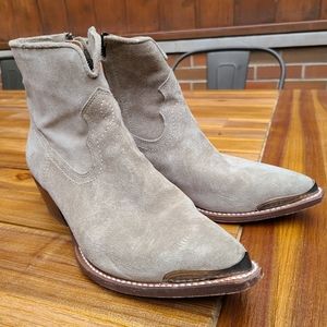 Short Frye Cowboy boots Size 8.5